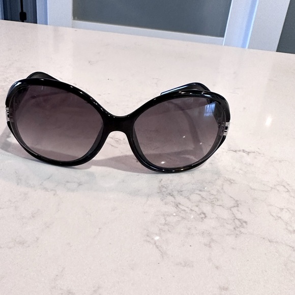 Fendi sunglasses - Picture 1 of 7